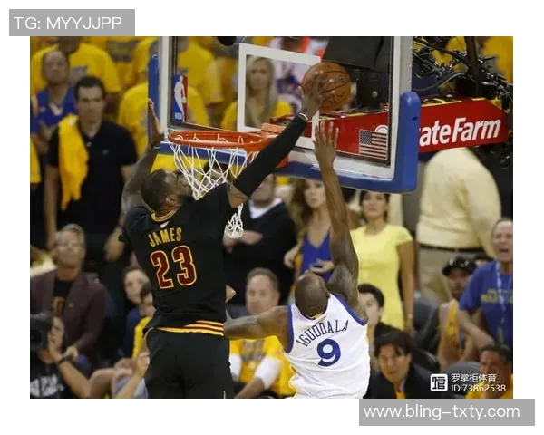 詹姆斯在家高尔夫模拟器练球分享精进球技的日常时光 詹姆斯在家高尔夫模拟器练球分享精进球技的日常时光