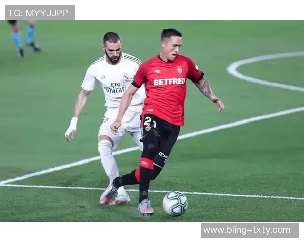 马洛卡前锋穆里奇热身意外踢中儿童引发关注及时救治获赞 马洛卡前锋穆里奇热身意外踢中儿童引发关注及时救治获赞