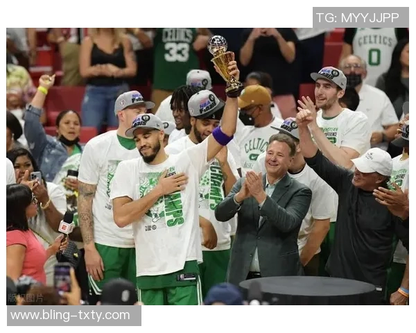 巴特勒盛赞霍福德高篮球智商称与其并肩作战令人愉快